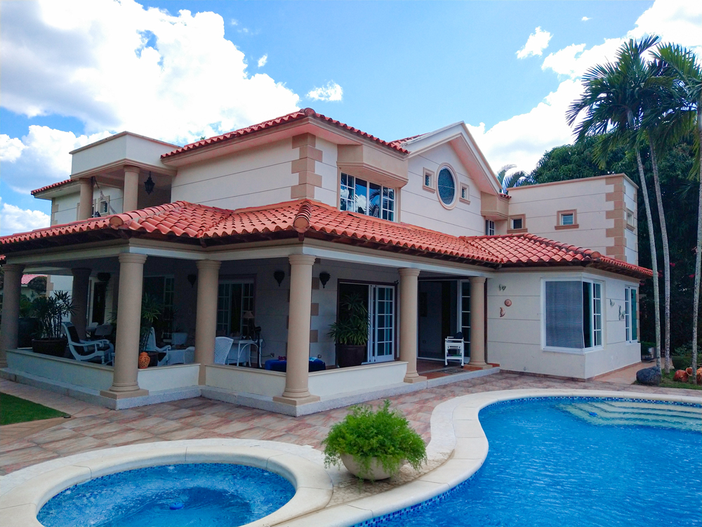 Villa en Venta en la República Dominicana, frente a la playa