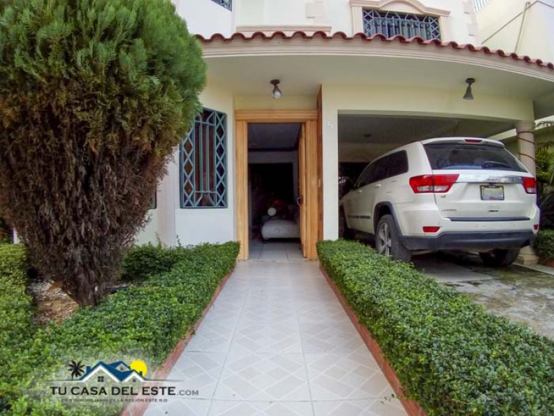 En Venta Hermosa Casa en Residencial Cerrado en Sector Hazim de San Pedro