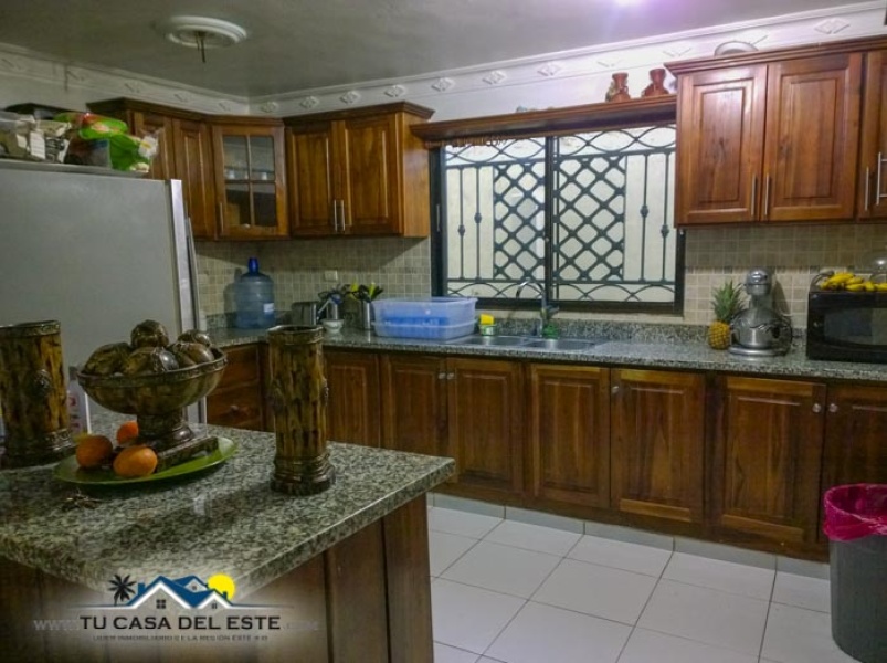 En Venta Hermosa Casa en Residencial Cerrado en Sector Hazim de San Pedro