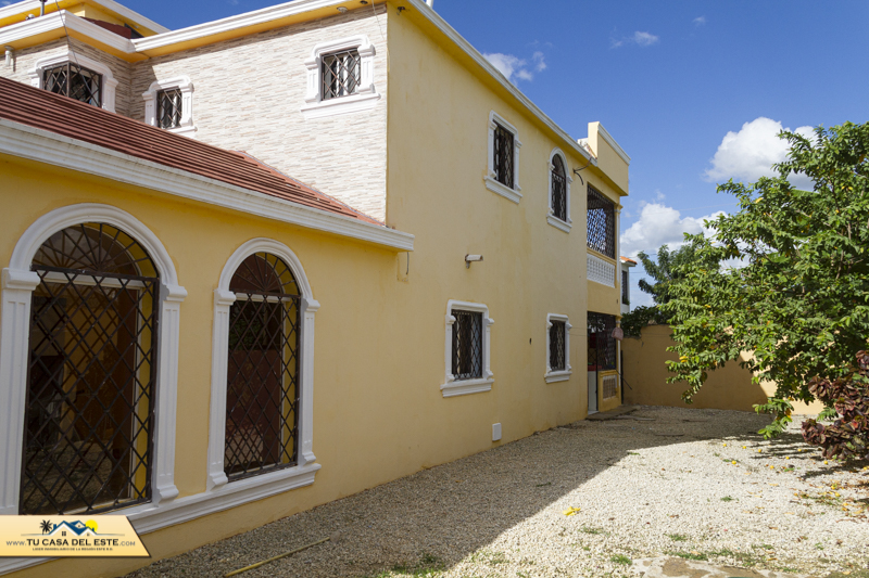 Hermosa y Amplia Casa de 5 habitaciones en Villa Visan