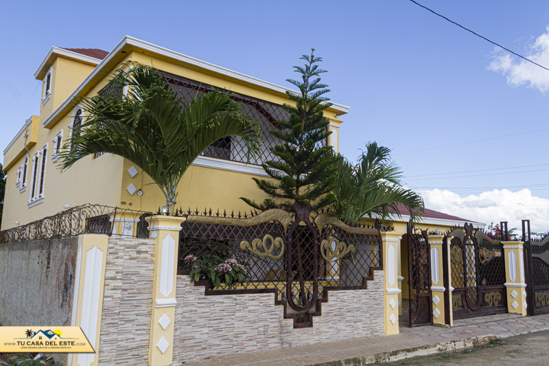 Hermosa y Amplia Casa de 5 habitaciones en Villa Visan