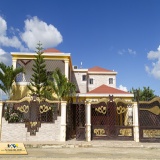 Hermosa y Amplia Casa de 5 habitaciones en Villa Visan