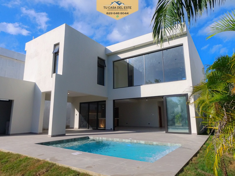 En Venta Espectacular Villa en Playa Nueva Romana