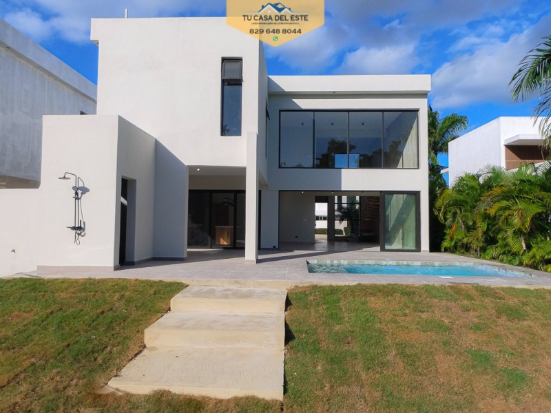 En Venta Espectacular Villa en Playa Nueva Romana