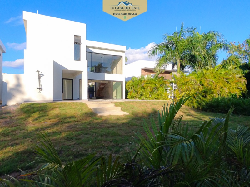 En Venta Espectacular Villa en Playa Nueva Romana