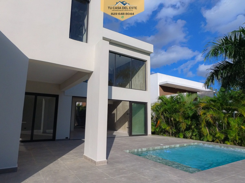 En Venta Espectacular Villa en Playa Nueva Romana