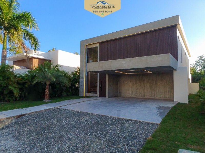 En Venta Espectacular Villa en Playa Nueva Romana