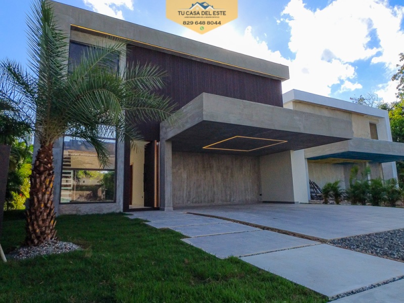 En Venta Espectacular Villa en Playa Nueva Romana