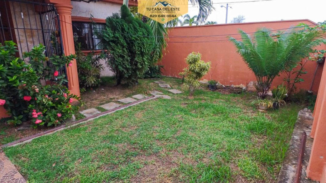 Hermosa Casa Con Gran Patio en Residencial Villa Marina