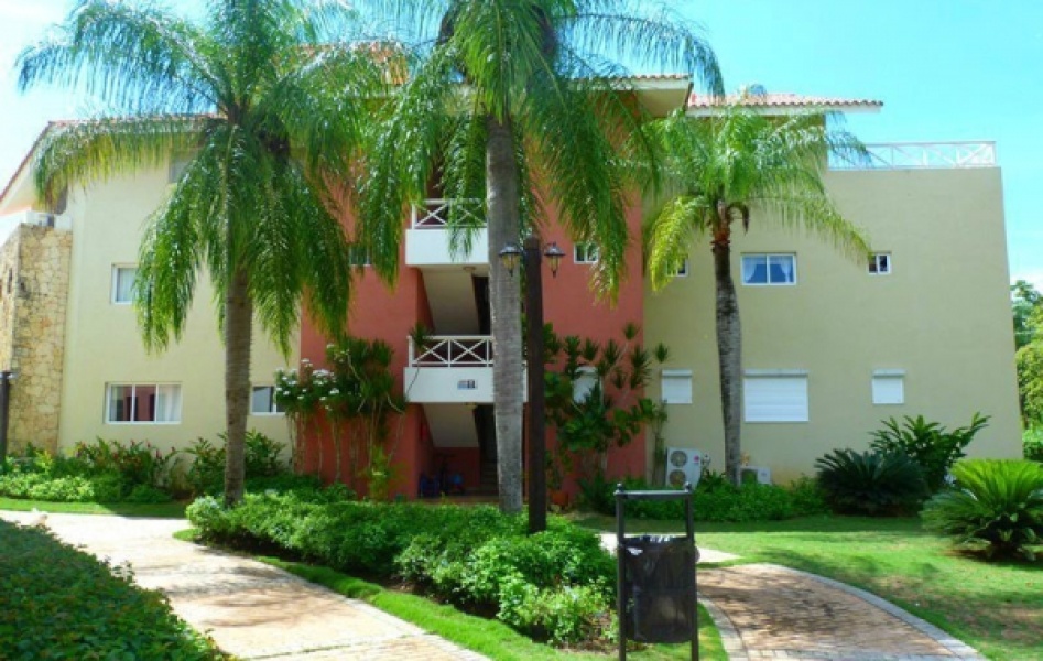 En Venta Amplio Apartamento en Los Corales Guavaberry Golf & Country C